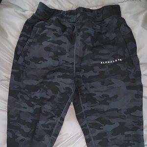 Alphalete Premium Joggers - Black Camo